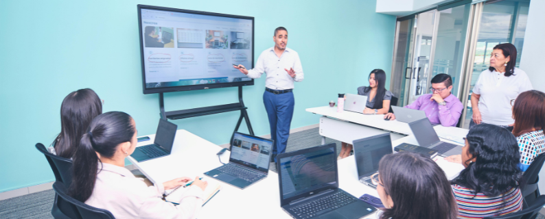 Santo Tomás y Municipalidad de Lanco capacitaron a líderes sociales